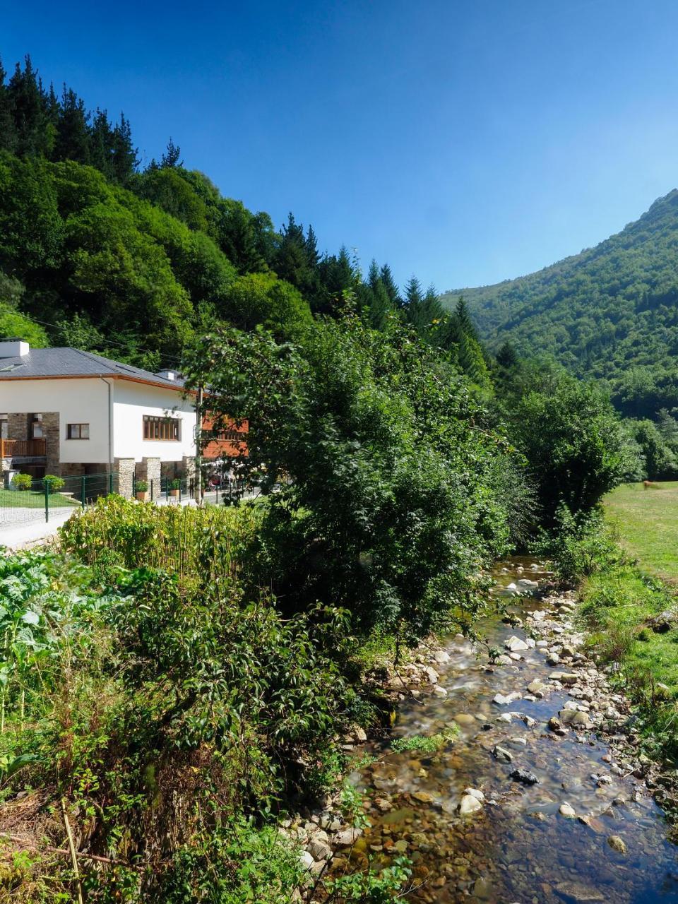 Hotel Rural Las Montanas De Pumar Besullo Eksteriør billede