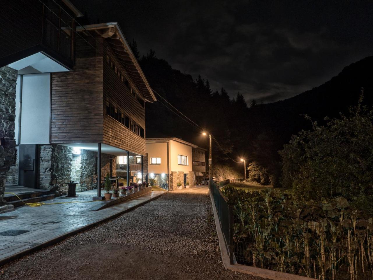 Hotel Rural Las Montanas De Pumar Besullo Eksteriør billede